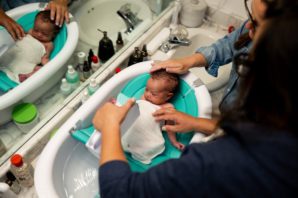 Baby’s First Bath: A Postpartum Doula’s Guide for New Parents